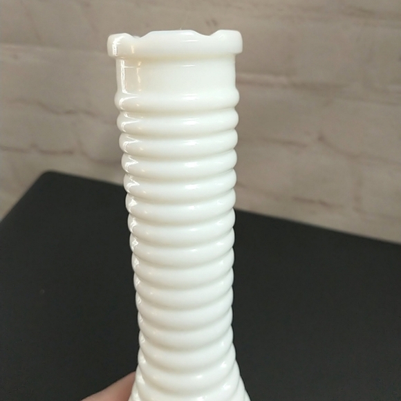 VINTAGE Randall Milk Glass Vase Ribbed 8.5" Tall - Picture 5 of 6